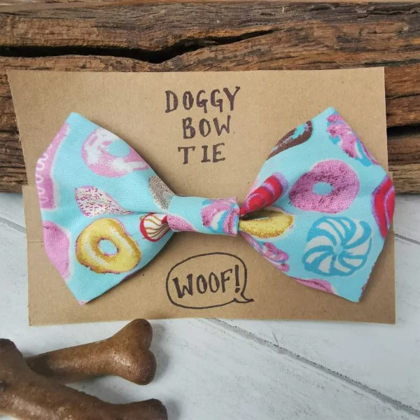 Sweet things dog bow tie presentation